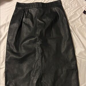 Elegant Black Leather Pencil Skirt
